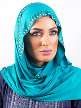 Stone Border Hijab